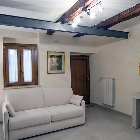 Dimo' Re Bed & Breakfast Farnese Exterior photo